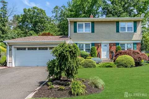 30 Daniel Dr, Matawan, NJ 07747 photo 1