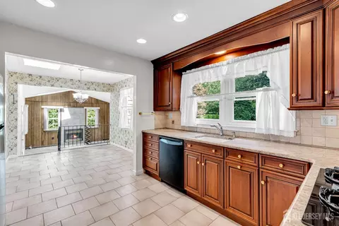 30 Daniel Dr, Matawan, NJ 07747 photo 16
