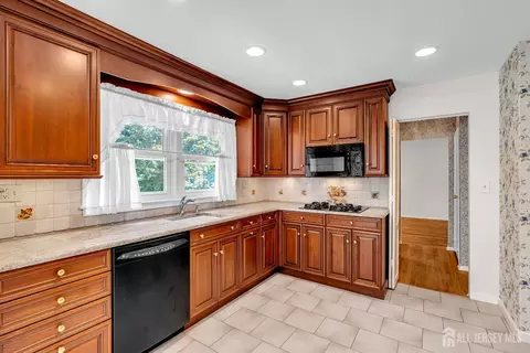30 Daniel Dr, Matawan, NJ 07747 photo 19