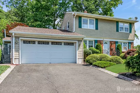 30 Daniel Dr, Matawan, NJ 07747 photo 2