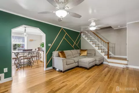 Entry Way - 324 Greene Ave, Middlesex, NJ 08846 photo 1 of 2