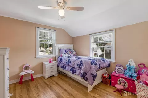 Bedroom - 324 Greene Ave, Middlesex, NJ 08846 photo 2 of 2