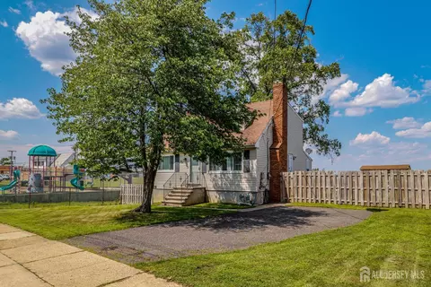 65 Boulevard E, Keyport, NJ 07735 photo 2