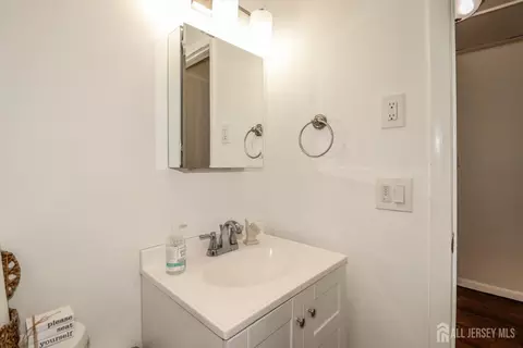 65 Boulevard E, Keyport, NJ 07735 photo 27