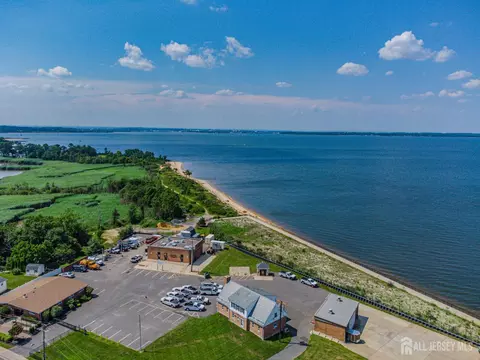 65 Boulevard E, Keyport, NJ 07735 photo 33