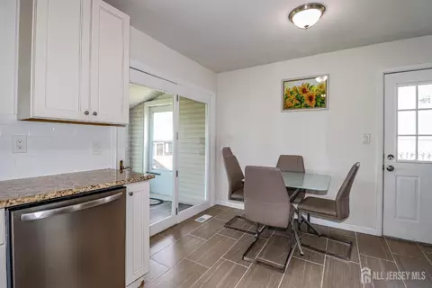 65 Boulevard E, Keyport, NJ 07735 photo 13