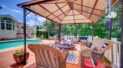 3 Feathertree Ct, Howell, NJ 07731 photo 6