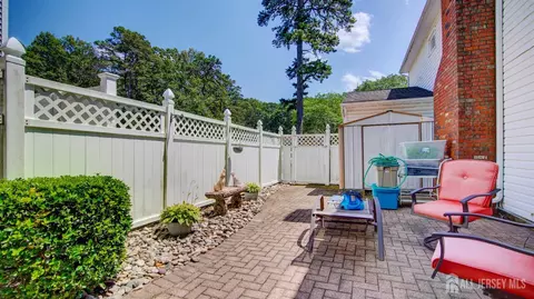 3 Feathertree Ct, Howell, NJ 07731 photo 4