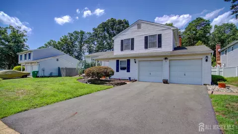 3 Feathertree Ct, Howell, NJ 07731 photo 3