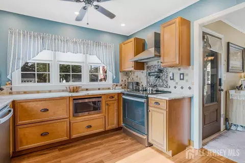 229 Harris Ave, Middlesex, NJ 08846 photo 12