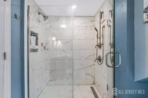 229 Harris Ave, Middlesex, NJ 08846 photo 21