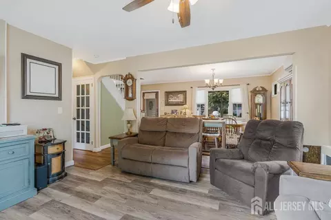 229 Harris Ave, Middlesex, NJ 08846 photo 6
