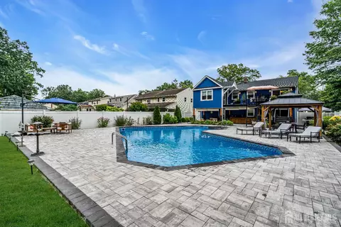 31 Jordan Road Rd, Colonia, NJ 07067