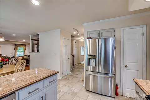 2 Pine Ridge Dr, Edison, NJ 08820 photo 17