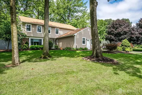2 Pine Ridge Dr, Edison, NJ 08820 photo 2
