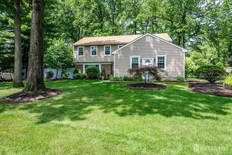 2 Pine Ridge Dr, Edison, NJ 08820 photo 1