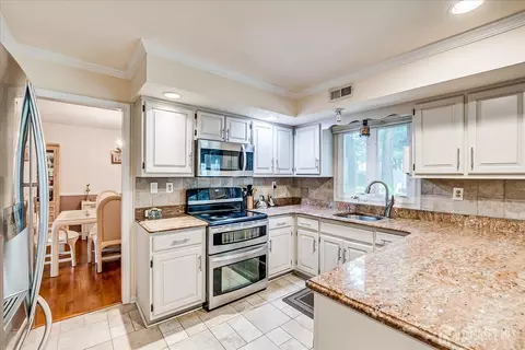 2 Pine Ridge Dr, Edison, NJ 08820 photo 15