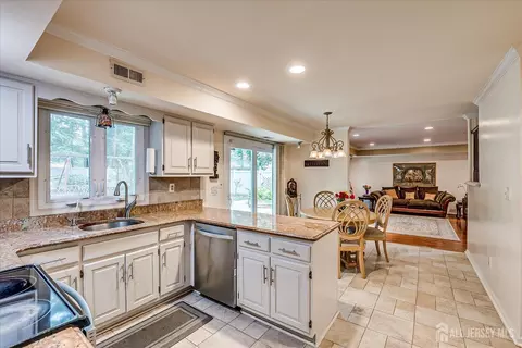 2 Pine Ridge Dr, Edison, NJ 08820 photo 16