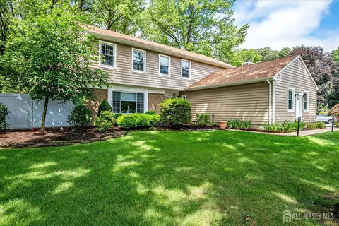 2 Pine Ridge Dr, Edison, NJ 08820 photo 5