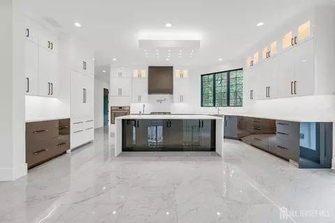 Kitchen - 28 Harding Ave, Edison, NJ 08820 photo 1 of 4