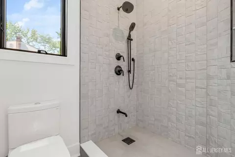 Bath - 28 Harding Ave, Edison, NJ 08820 photo 8 of 10