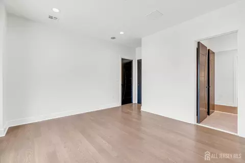 Bedroom - 28 Harding Ave, Edison, NJ 08820 photo 6 of 9