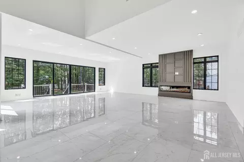 Living - 28 Harding Ave, Edison, NJ 08820 photo 2 of 3
