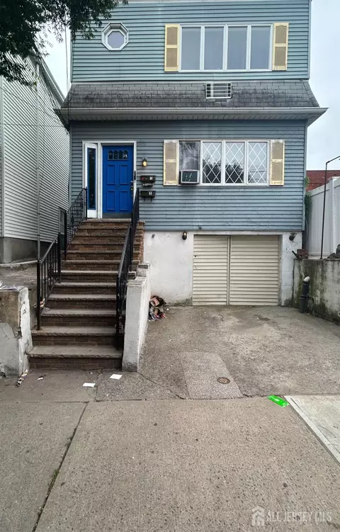 25 Carloine Ave, Clifton, NJ 07011