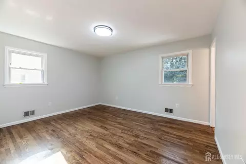 5 Estok Rd, Edison, NJ 08817 photo 16