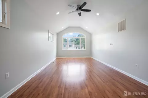 5 Estok Rd, Edison, NJ 08817 photo 14