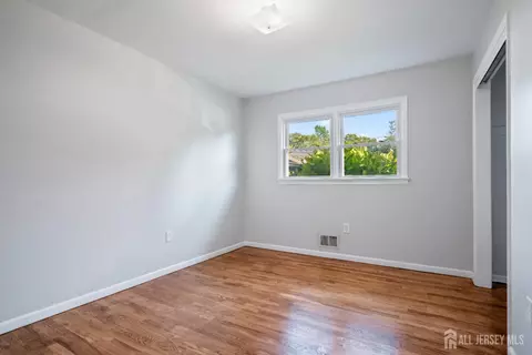 5 Estok Rd, Edison, NJ 08817 photo 22