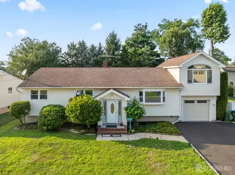 5 Estok Rd, Edison, NJ 08817 photo 2
