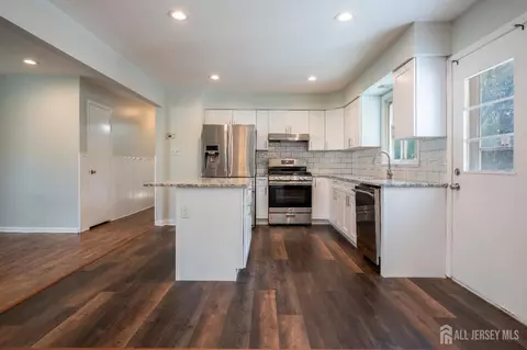 5 Estok Rd, Edison, NJ 08817 photo 12