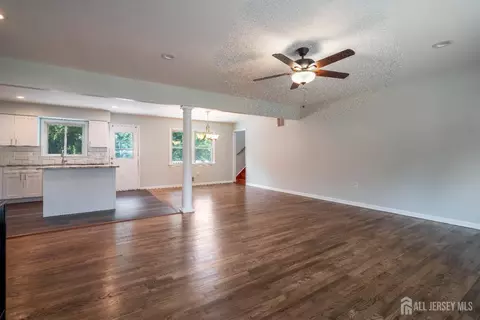 5 Estok Rd, Edison, NJ 08817 photo 3