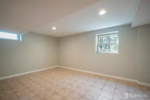5 Estok Rd, Edison, NJ 08817 photo 30
