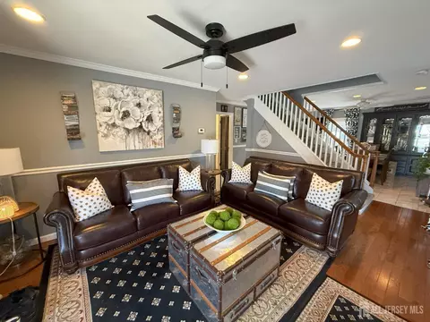 Living - 301 Harris Ave, Middlesex, NJ 08846 photo 1 of 3