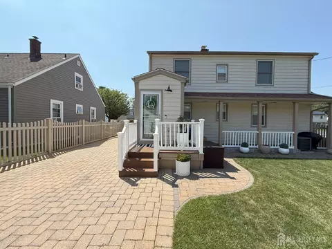 Exterior - 301 Harris Ave, Middlesex, NJ 08846 photo 2 of 3