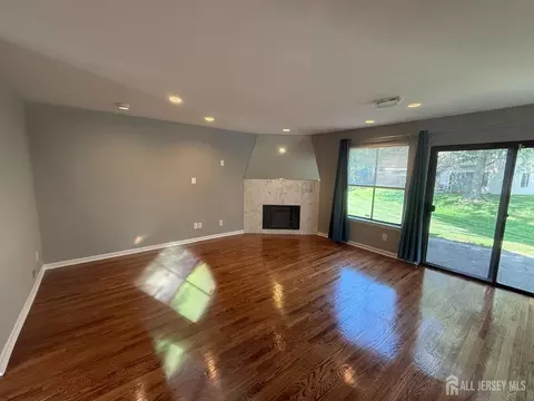 Living - 3 Park Gate Dr, Edison, NJ 08820 photo 1 of 3