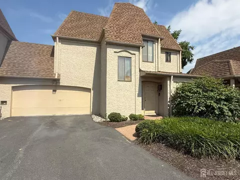 Exterior - 3 Park Gate Dr, Edison, NJ 08820 photo 4 of 8