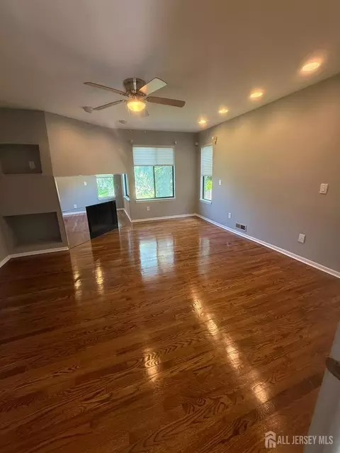 Living - 3 Park Gate Dr, Edison, NJ 08820 photo 2 of 3