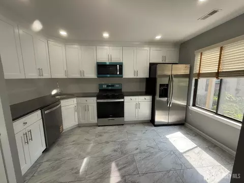 Kitchen - 3 Park Gate Dr, Edison, NJ 08820 photo 3 of 9