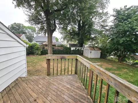 Exterior - 189 Old Post Rd, Edison, NJ 08817 photo 4 of 8