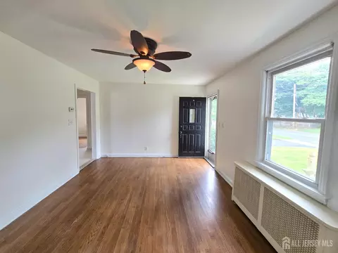 Living - 189 Old Post Rd, Edison, NJ 08817 photo 3 of 3