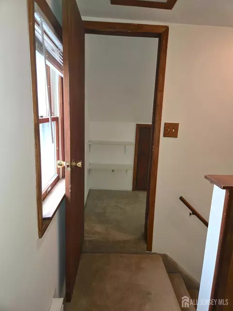 Entry Way - 189 Old Post Rd, Edison, NJ 08817 photo 10 of 13