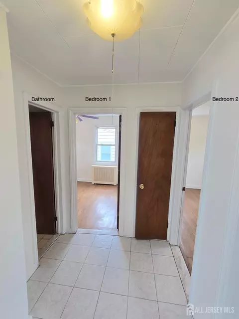 Entry Way - 189 Old Post Rd, Edison, NJ 08817 photo 2 of 13