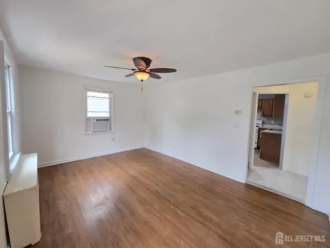 Living - 189 Old Post Rd, Edison, NJ 08817 photo 1 of 3