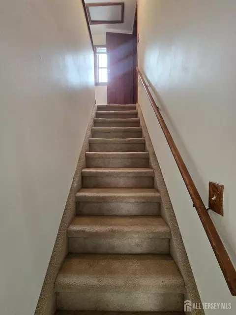 Entry Way - 189 Old Post Rd, Edison, NJ 08817 photo 7 of 13