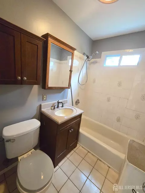 Bath - 189 Old Post Rd, Edison, NJ 08817 photo 1 of 1
