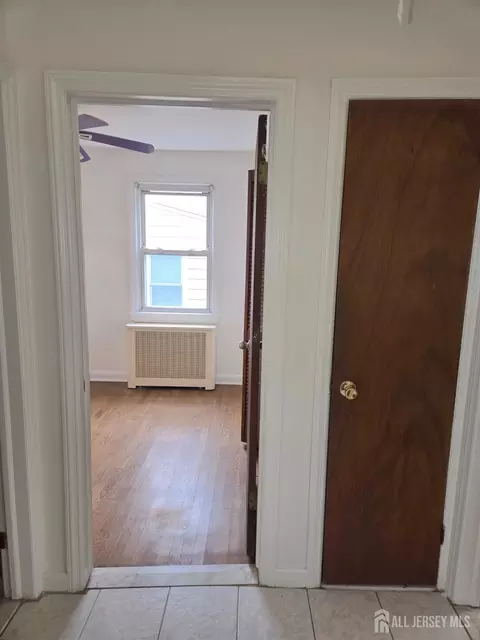 Entry Way - 189 Old Post Rd, Edison, NJ 08817 photo 3 of 13