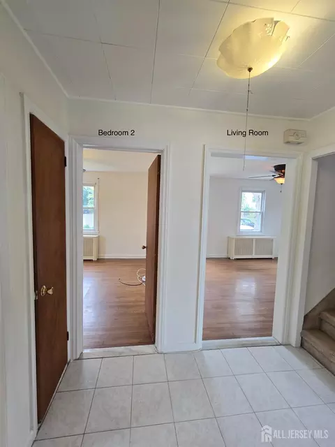 Entry Way - 189 Old Post Rd, Edison, NJ 08817 photo 4 of 13